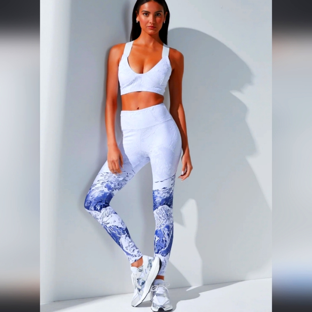 BRAND NEW LUXURIOUS LEGGINGS